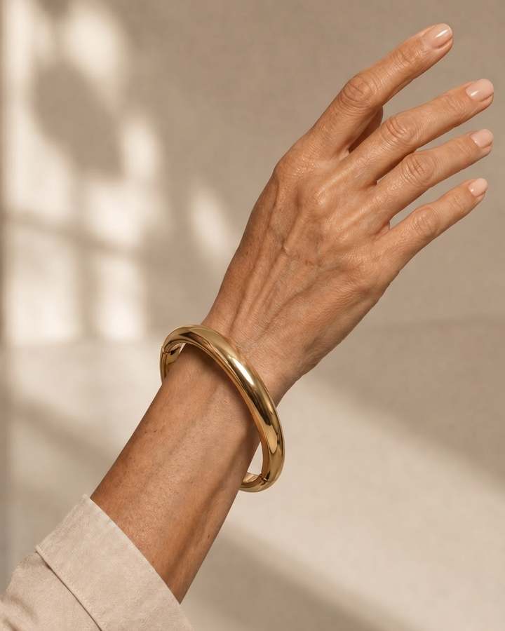 Viom | Polished Rounded Bangle